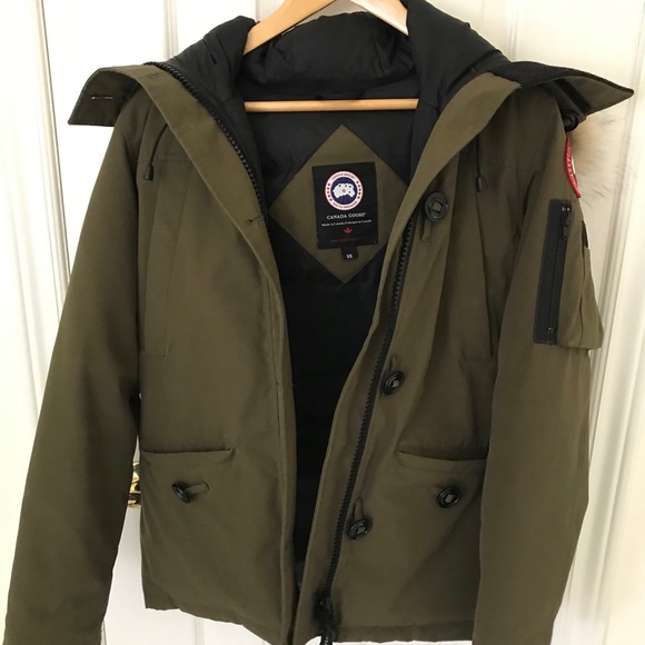 Canada Goose Women's MONTEBELLO Medium - Picture 2 of 5